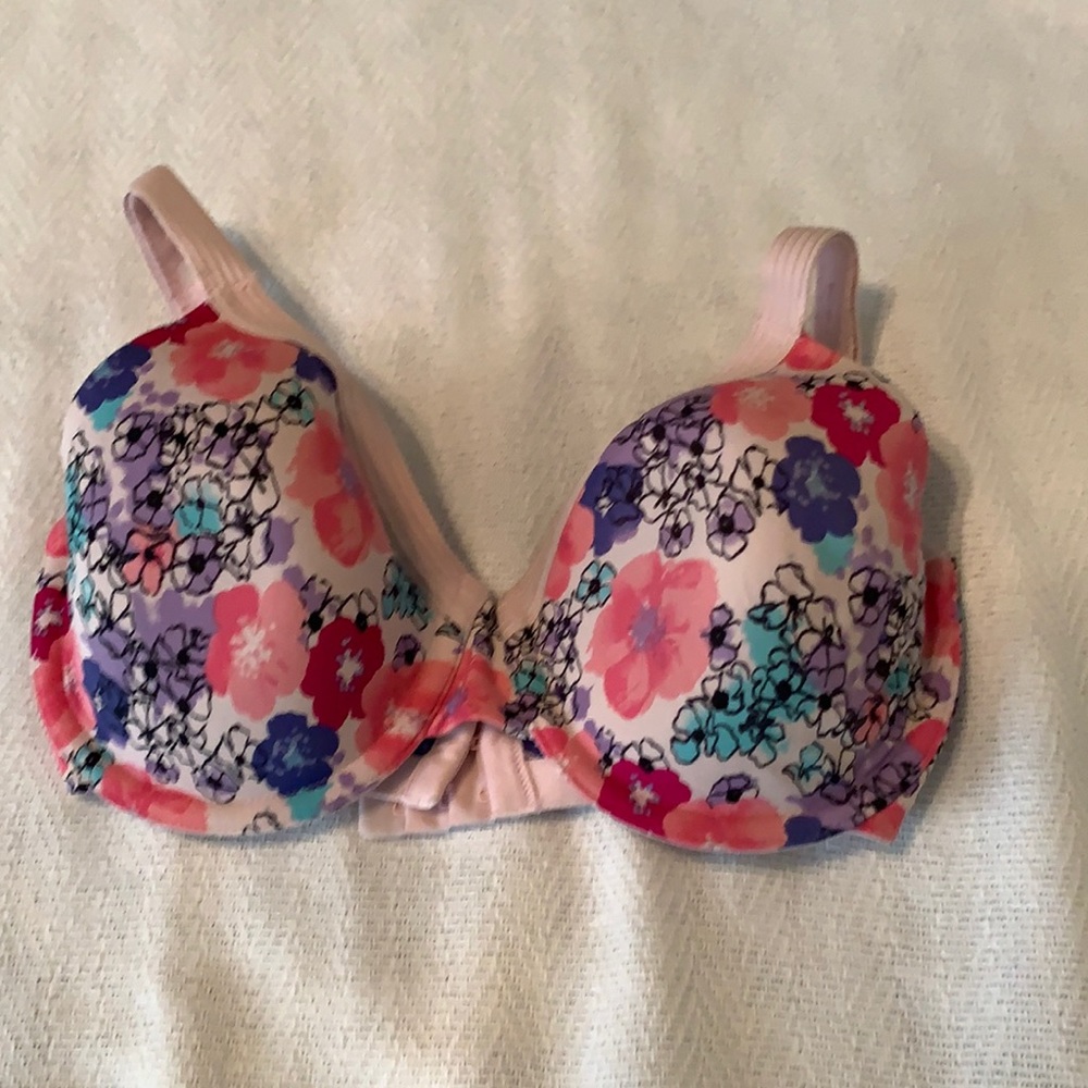 Like new Olga bra size 36C